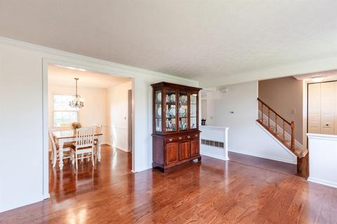 555 Pepper Ridge Rd, Cincinnati, OH 45244 photo 6