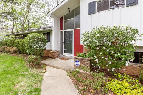 9457 Sherborn Dr, Cincinnati, OH 45231 photo 2
