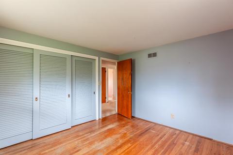 9457 Sherborn Dr, Cincinnati, OH 45231 photo 17