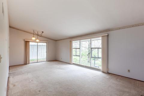 9457 Sherborn Dr, Cincinnati, OH 45231 photo 5