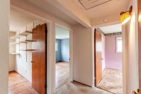 9457 Sherborn Dr, Cincinnati, OH 45231 photo 13
