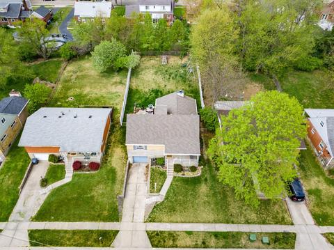347 Robben Ln, Cincinnati, OH 45238 photo 2