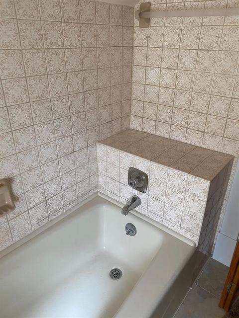 1122 Groesbeck Rd, Cincinnati, OH 45224 photo 5