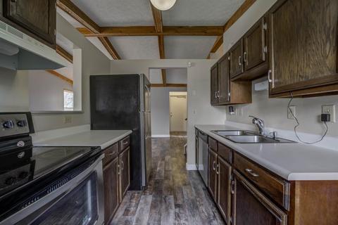 911 Sarbrook Dr, Cincinnati, OH 45231 photo 8