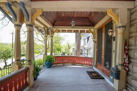 3885 Dakota Ave, Cincinnati, OH 45229 photo 2