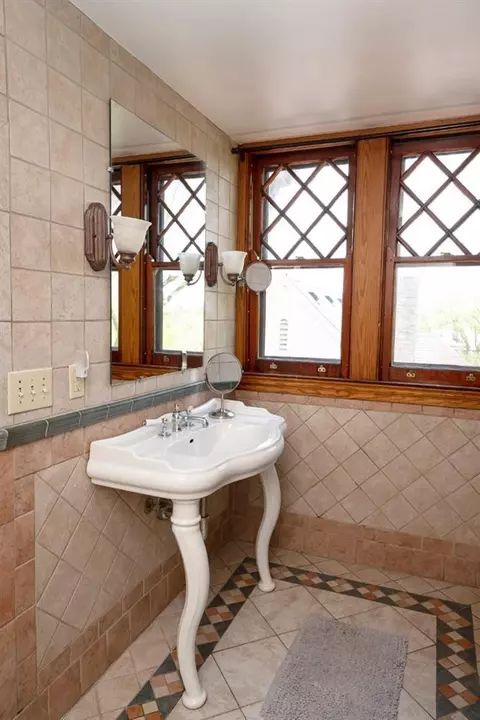 3885 Dakota Ave, Cincinnati, OH 45229 photo 38