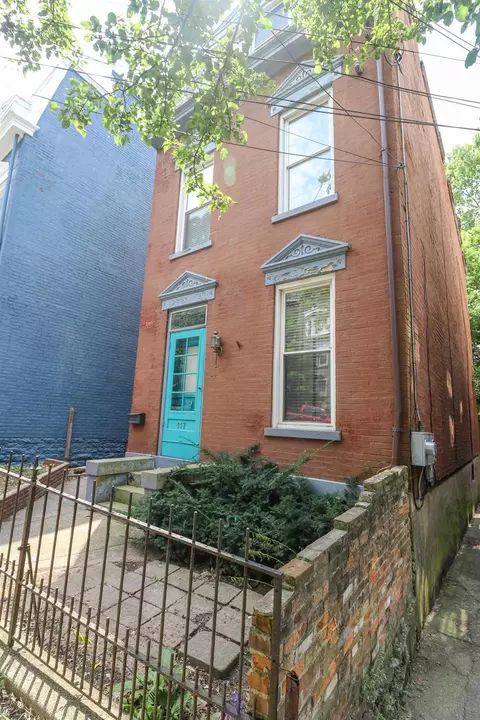 117 Parker St, Cincinnati, OH 45219 photo 2