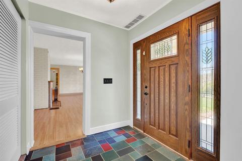 9891 Daly Rd, Cincinnati, OH 45231 photo 4