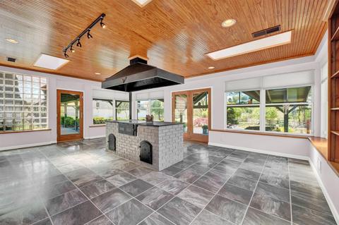 9891 Daly Rd, Cincinnati, OH 45231 photo 8