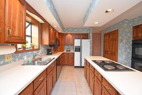 3801 Monets Ln, Evendale, OH 45241 photo 11