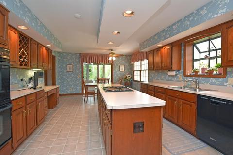 3801 Monets Ln, Evendale, OH 45241 photo 9