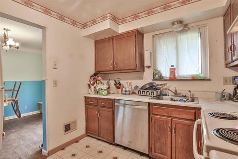 9157 Ranchill Dr, Cincinnati, OH 45231 photo 8