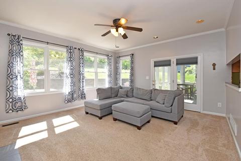 9430 Oakhurst Ct, Blue Ash, OH 45241 photo 18