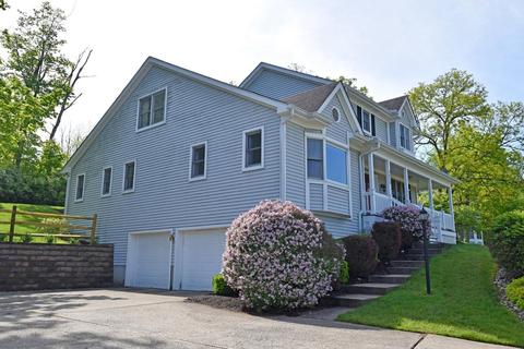 9430 Oakhurst Ct, Blue Ash, OH 45241 photo 2