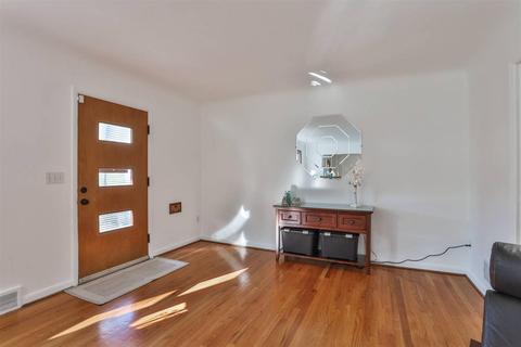 6044 Winnetka Dr, Cincinnati, OH 45236 photo 4