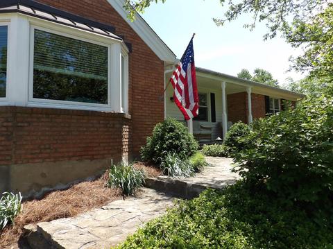 8666 Hollyhock Dr, Cincinnati, OH 45231 photo 2