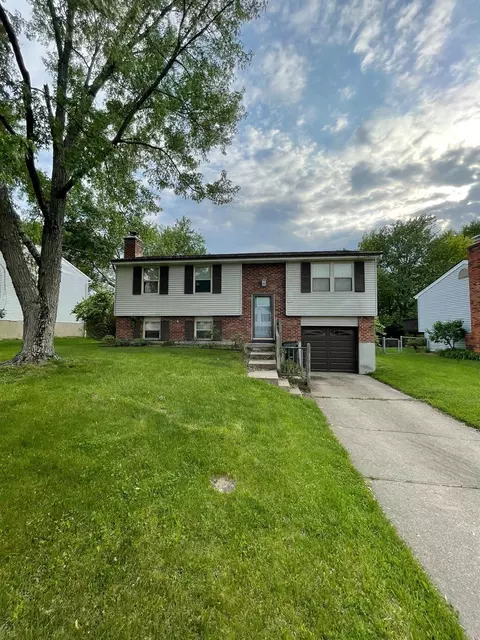 12071 Hazelhurst Dr, Cincinnati, OH 45240 photo 1