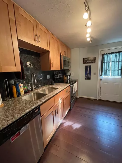 12071 Hazelhurst Dr, Cincinnati, OH 45240 photo 3