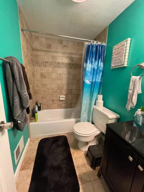12071 Hazelhurst Dr, Cincinnati, OH 45240 photo 7