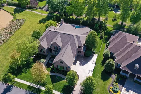 64 Gaslight Ln, Montgomery, OH 45249 photo 2