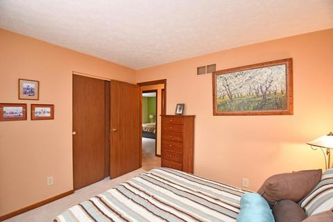1813 Lockbourne Dr, Cincinnati, OH 45240 photo 20