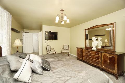 2047 Greenpine Dr, Cincinnati, OH 45231 photo 23