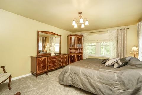 2047 Greenpine Dr, Cincinnati, OH 45231 photo 22