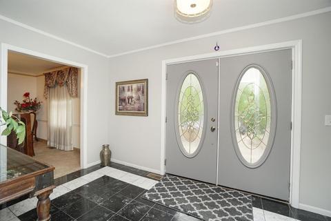 2047 Greenpine Dr, Cincinnati, OH 45231 photo 5