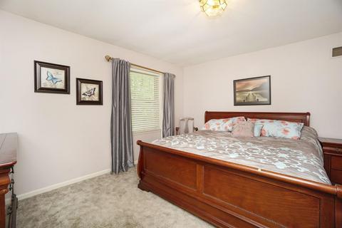 2047 Greenpine Dr, Cincinnati, OH 45231 photo 19