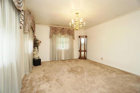 2047 Greenpine Dr, Cincinnati, OH 45231 photo 10