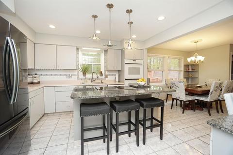 2047 Greenpine Dr, Cincinnati, OH 45231 photo 11