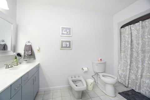 2047 Greenpine Dr, Cincinnati, OH 45231 photo 25