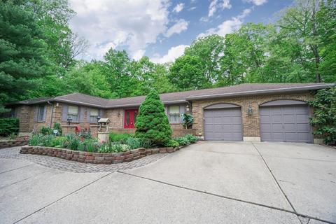 2047 Greenpine Dr, Cincinnati, OH 45231 photo 4