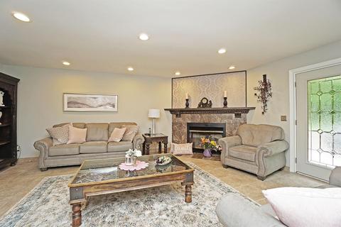 2047 Greenpine Dr, Cincinnati, OH 45231 photo 6
