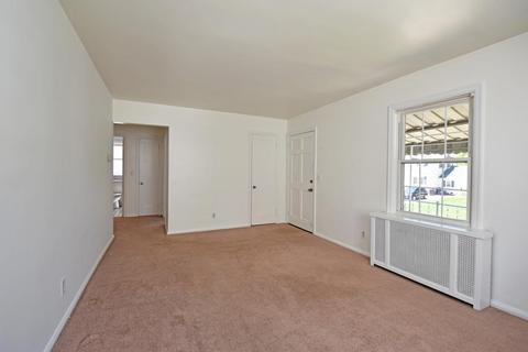 6832 Somerset Dr, Cincinnati, OH 45224 photo 8