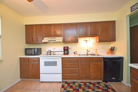 1718 Fallbrook Ln, Cincinnati, OH 45240 photo 9