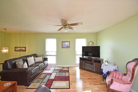 1718 Fallbrook Ln, Cincinnati, OH 45240 photo 3