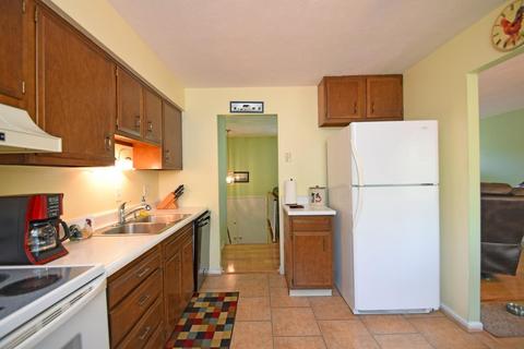 1718 Fallbrook Ln, Cincinnati, OH 45240 photo 10