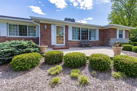 8935 Sandymar Dr, Cincinnati, OH 45242 photo 2