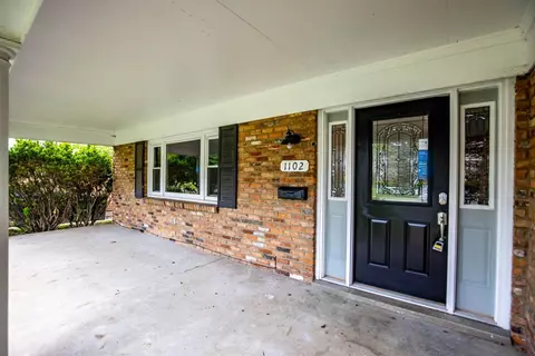 1102 Meadowind Ct, Cincinnati, OH 45231 photo 4