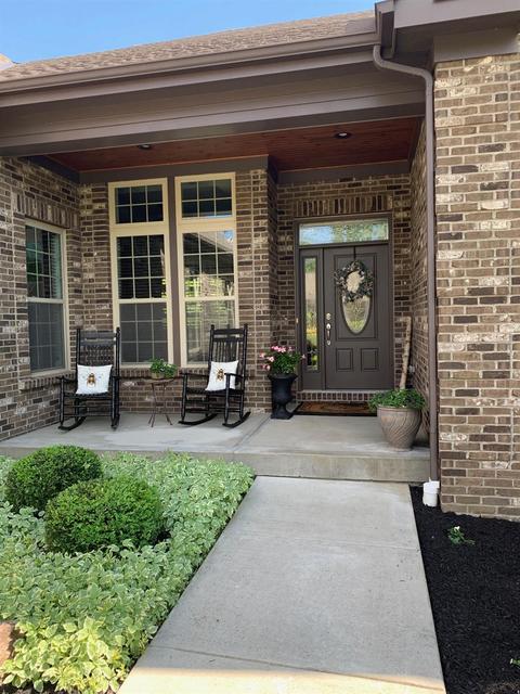 433 Trailview Ct, Cincinnati, OH 45244 photo 2