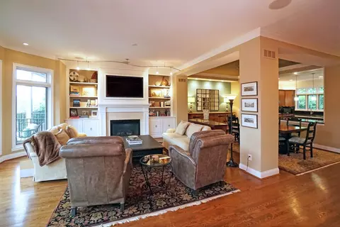 1164 Riverside Dr, Cincinnati, OH 45202 photo 5