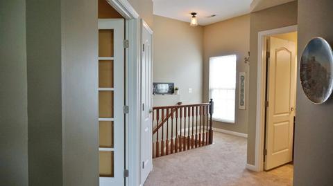 7474 Bridge Point Dr, Cincinnati, OH 45248 photo 4