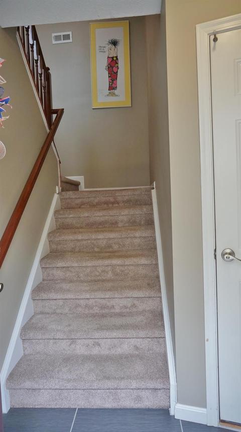 7474 Bridge Point Dr, Cincinnati, OH 45248 photo 2