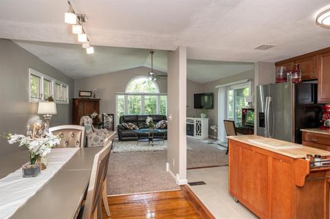 65 Hamlin Dr, Greenhills, OH 45218 photo 14