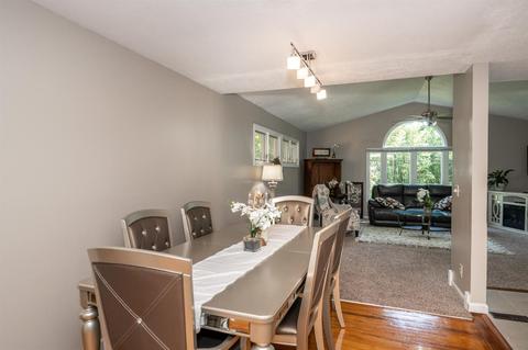 65 Hamlin Dr, Greenhills, OH 45218 photo 12