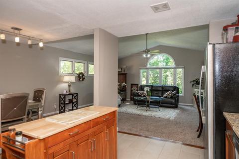 65 Hamlin Dr, Greenhills, OH 45218 photo 18