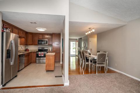 65 Hamlin Dr, Greenhills, OH 45218 photo 27