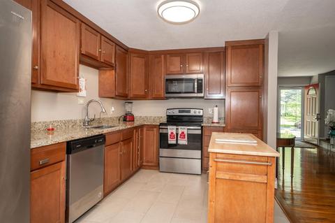 65 Hamlin Dr, Greenhills, OH 45218 photo 17