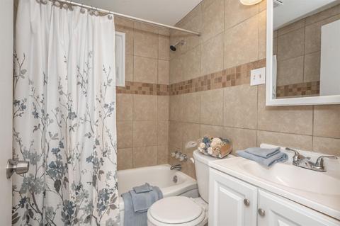 65 Hamlin Dr, Greenhills, OH 45218 photo 36